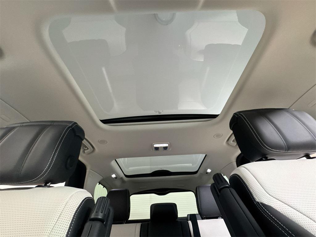 new 2025 Land Rover Discovery car, priced at $78,193