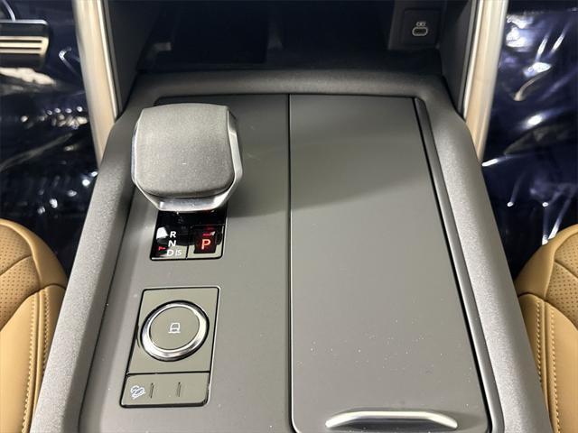 new 2025 Land Rover Discovery car, priced at $78,793