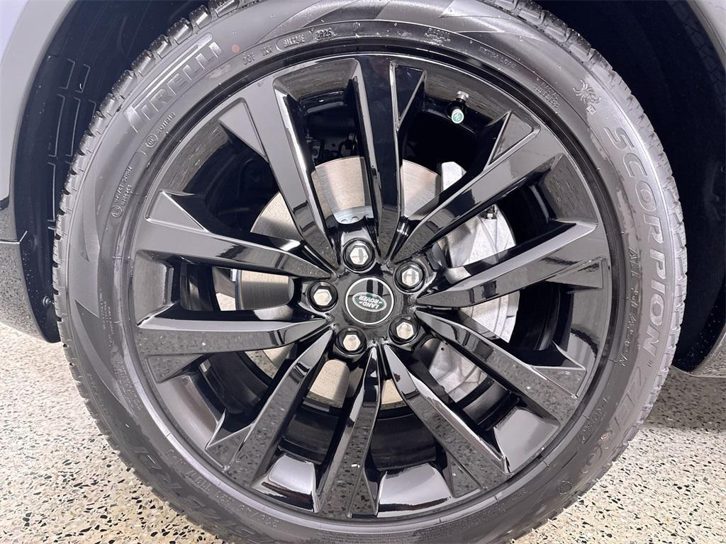 new 2026 Land Rover Discovery car, priced at $72,261