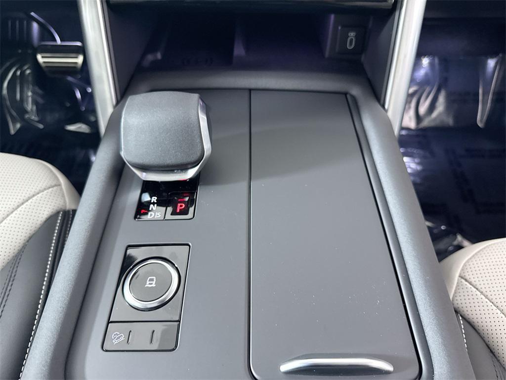 new 2026 Land Rover Discovery car, priced at $72,261