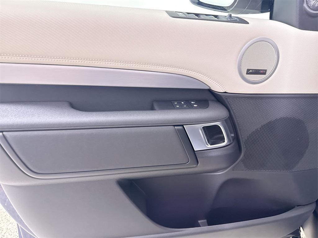 new 2026 Land Rover Discovery car, priced at $72,261