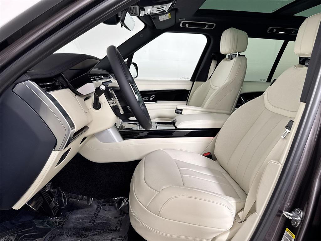 new 2025 Land Rover Range Rover car, priced at $125,095