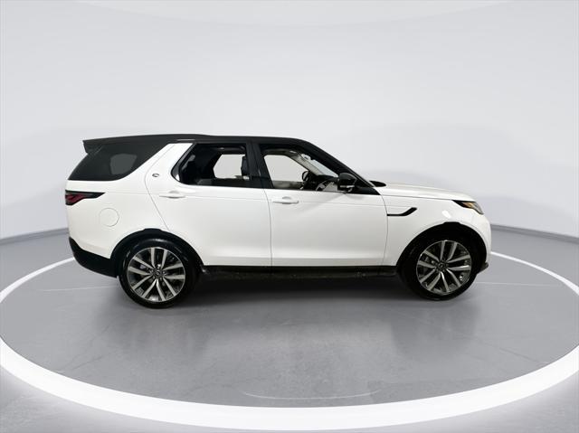 new 2025 Land Rover Discovery car, priced at $69,143