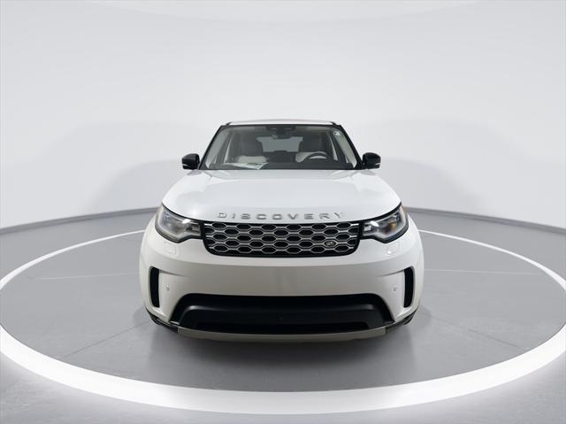 new 2025 Land Rover Discovery car, priced at $63,543