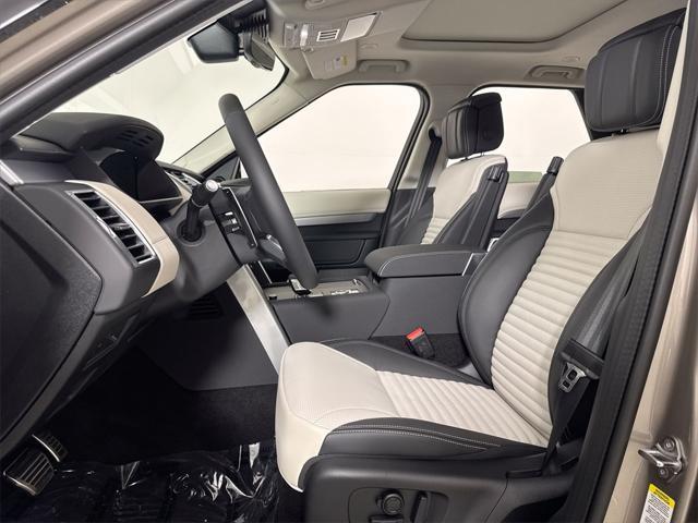new 2025 Land Rover Discovery car, priced at $78,643