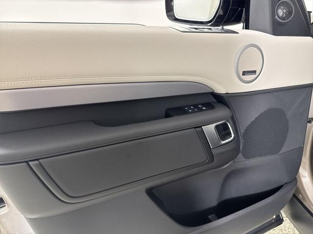 new 2025 Land Rover Discovery car, priced at $78,643