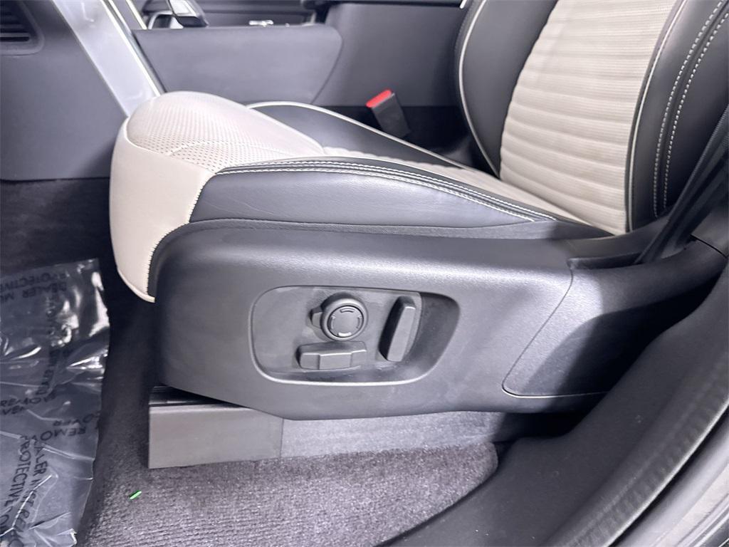 used 2024 Land Rover Discovery car, priced at $60,970