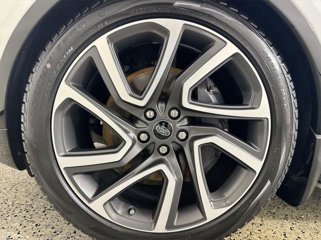 used 2024 Land Rover Discovery car, priced at $71,987