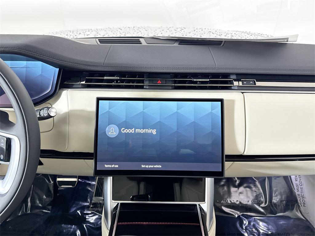 new 2025 Land Rover Range Rover car, priced at $133,095