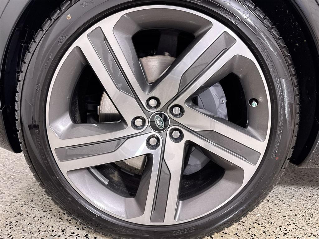 new 2026 Land Rover Discovery car, priced at $78,351