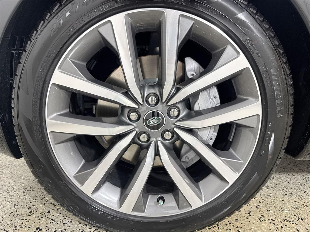 new 2025 Land Rover Discovery car, priced at $72,268