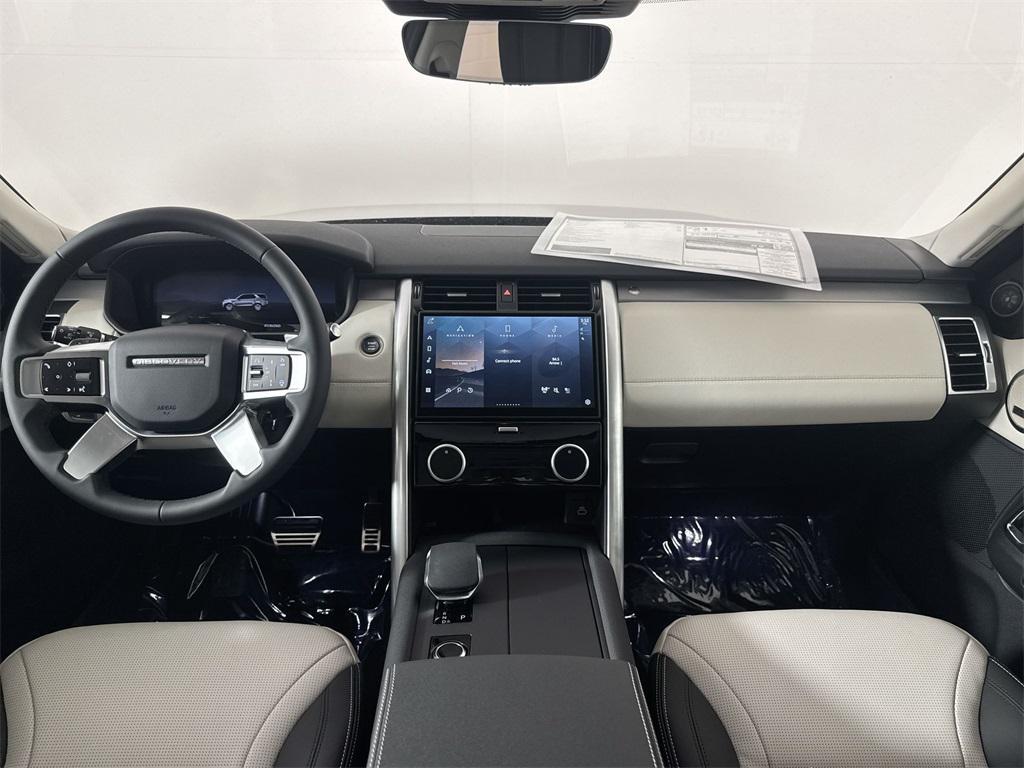 new 2025 Land Rover Discovery car, priced at $72,268