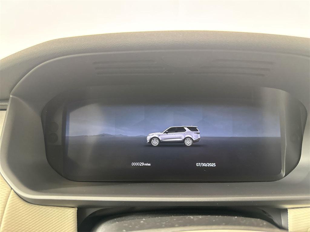 new 2025 Land Rover Discovery car, priced at $72,268