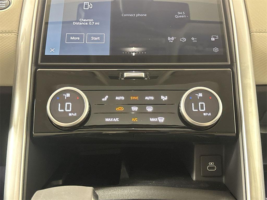 new 2025 Land Rover Discovery car, priced at $72,268