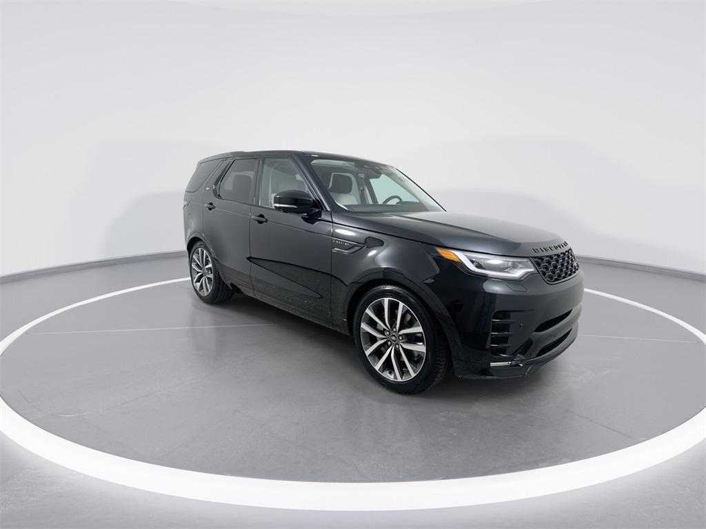new 2025 Land Rover Discovery car, priced at $72,268