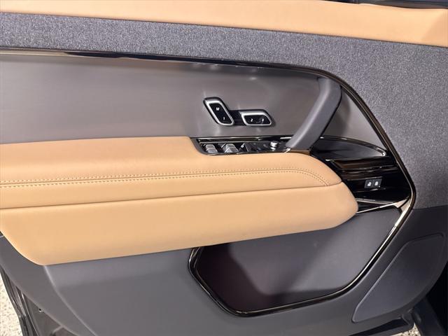 new 2025 Land Rover Range Rover Sport car, priced at $92,440