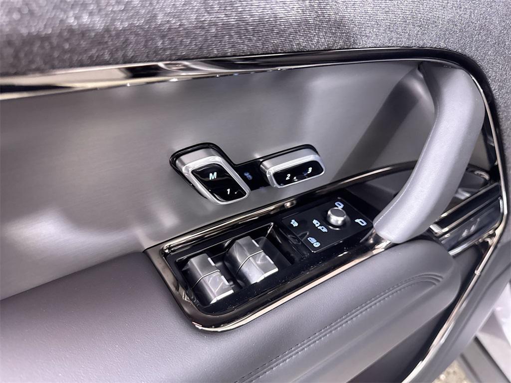 new 2025 Land Rover Range Rover Sport car, priced at $83,180