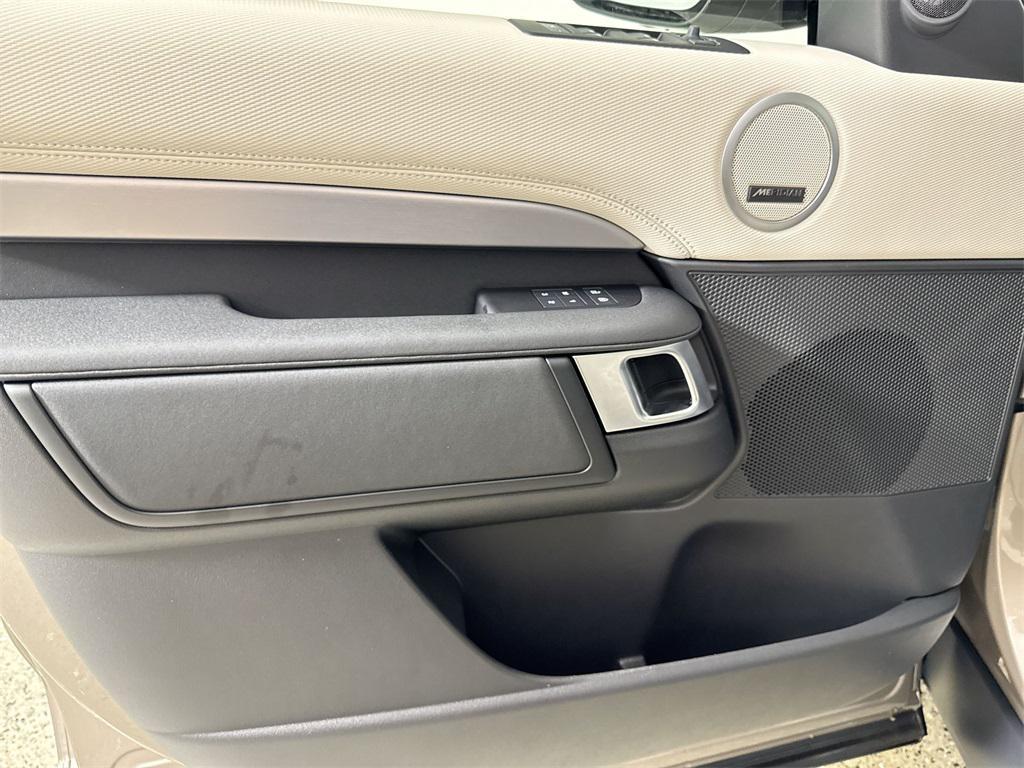 new 2025 Land Rover Discovery car, priced at $70,568