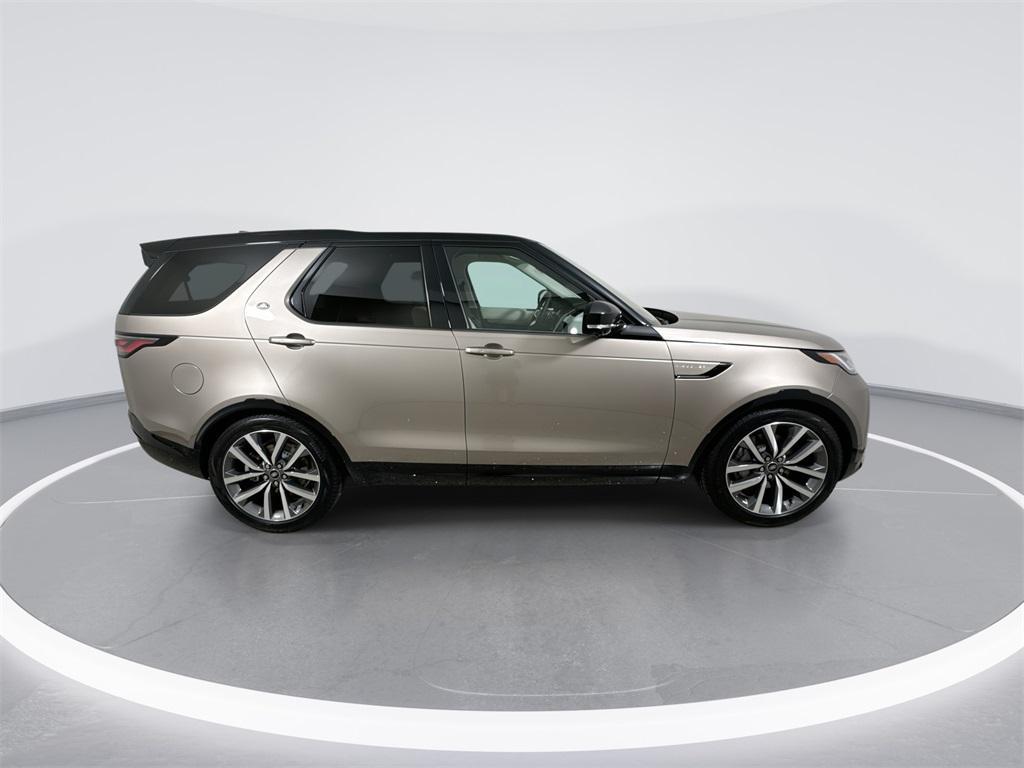 new 2025 Land Rover Discovery car, priced at $70,568