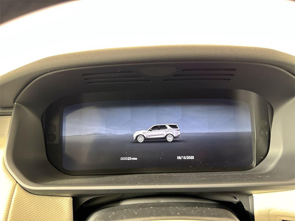 new 2025 Land Rover Discovery car, priced at $70,568