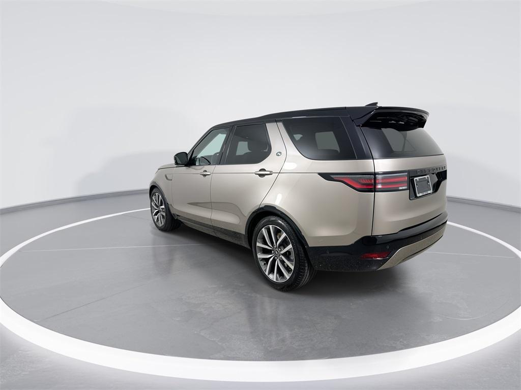 new 2025 Land Rover Discovery car, priced at $70,568