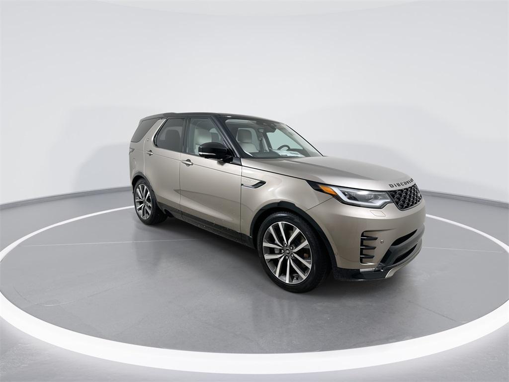 new 2025 Land Rover Discovery car, priced at $70,568