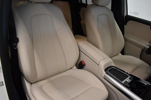 new 2025 Mercedes-Benz GLA 250 car, priced at $51,290