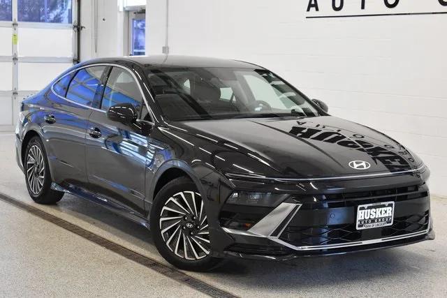 used 2024 Hyundai Sonata Hybrid car, priced at $24,598