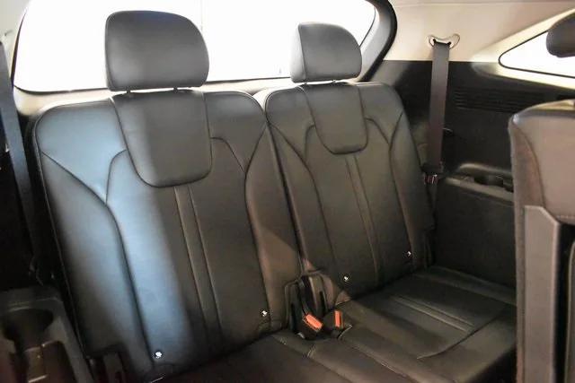 used 2024 Kia Sorento car, priced at $28,998