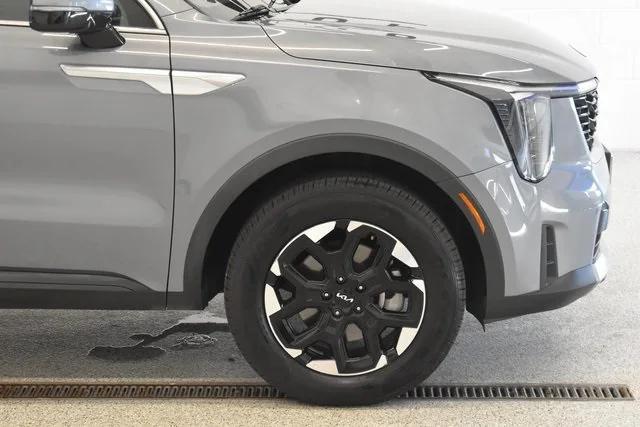 used 2024 Kia Sorento car, priced at $28,998