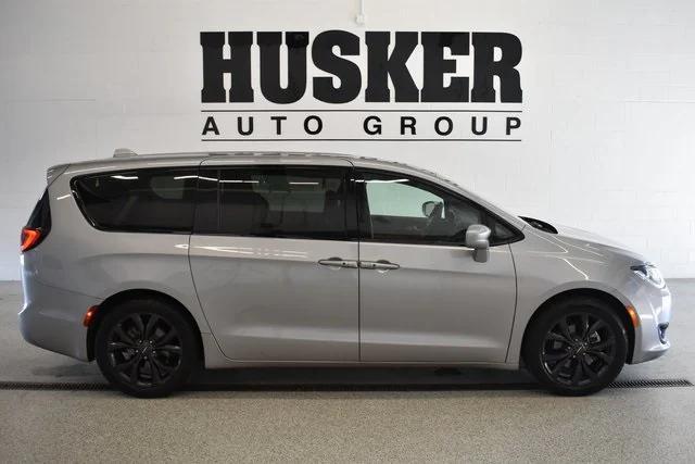 used 2018 Chrysler Pacifica car, priced at $9,798