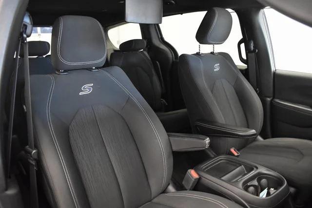 used 2018 Chrysler Pacifica car, priced at $9,798
