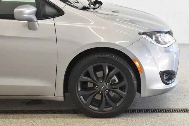 used 2018 Chrysler Pacifica car, priced at $9,798
