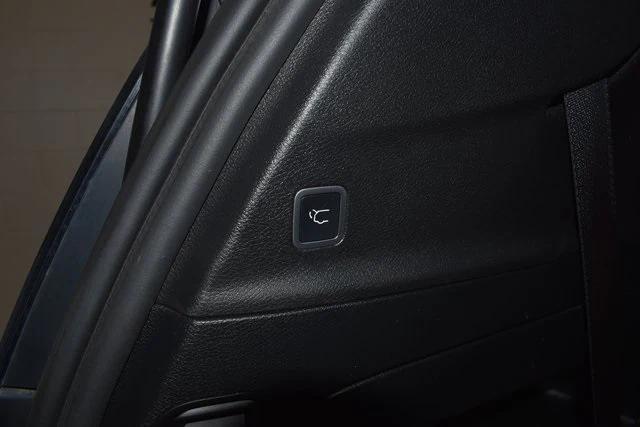 used 2018 Chrysler Pacifica car, priced at $9,798