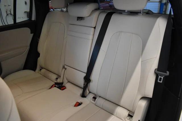 new 2025 Mercedes-Benz GLB 250 car, priced at $51,420