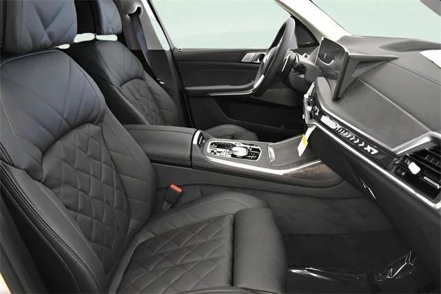 new 2026 BMW X7 car, priced at $93,785