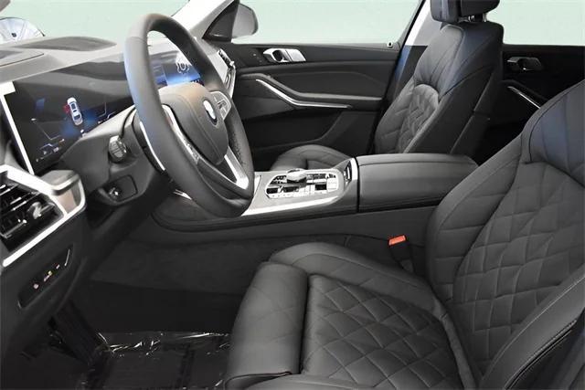 new 2026 BMW X7 car, priced at $93,785