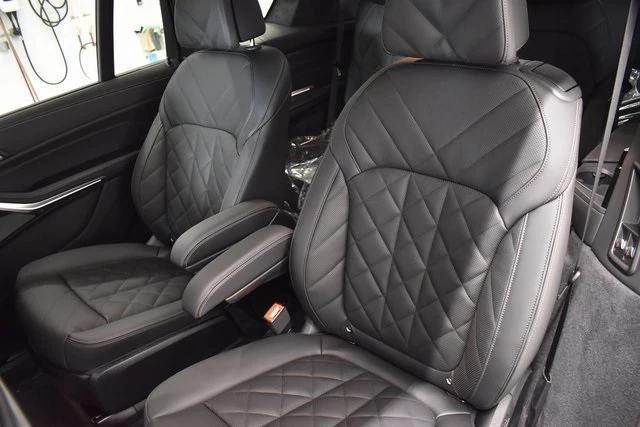new 2026 BMW X7 car, priced at $100,785