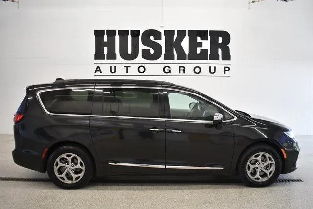 used 2022 Chrysler Pacifica car, priced at $27,598