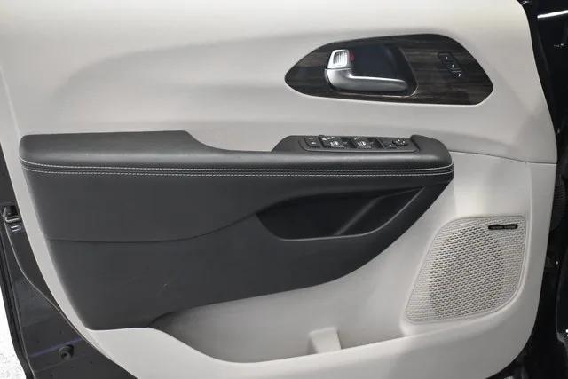 used 2022 Chrysler Pacifica car, priced at $27,598