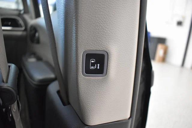 used 2022 Chrysler Pacifica car, priced at $27,598