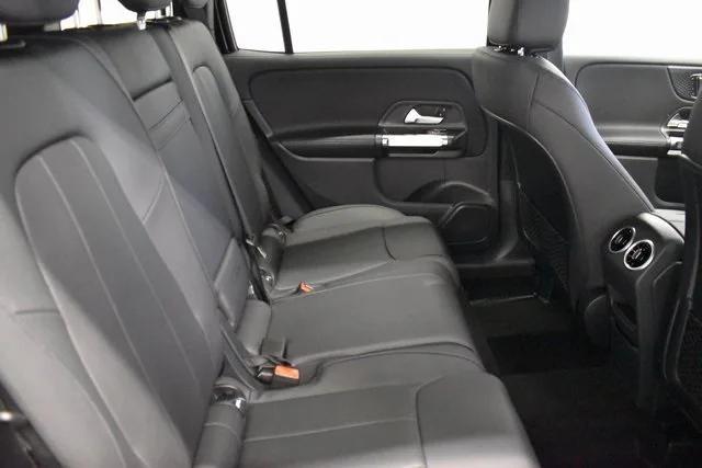 new 2025 Mercedes-Benz GLB 250 car, priced at $51,095