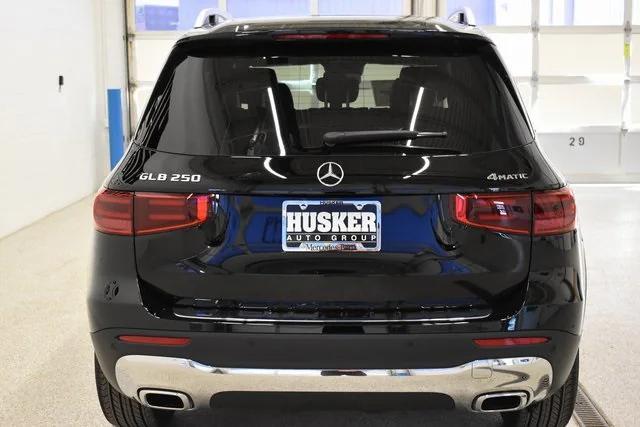 new 2025 Mercedes-Benz GLB 250 car, priced at $51,095