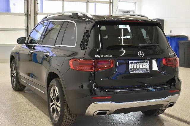 new 2025 Mercedes-Benz GLB 250 car, priced at $51,095