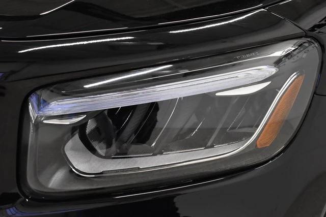 new 2025 Mercedes-Benz GLB 250 car, priced at $51,095