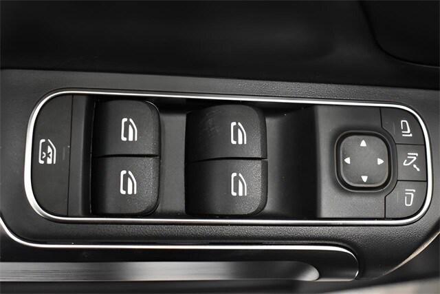 new 2025 Mercedes-Benz GLB 250 car, priced at $51,095