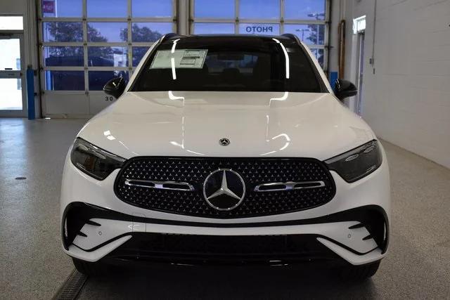 new 2025 Mercedes-Benz GLC 300 car, priced at $63,205