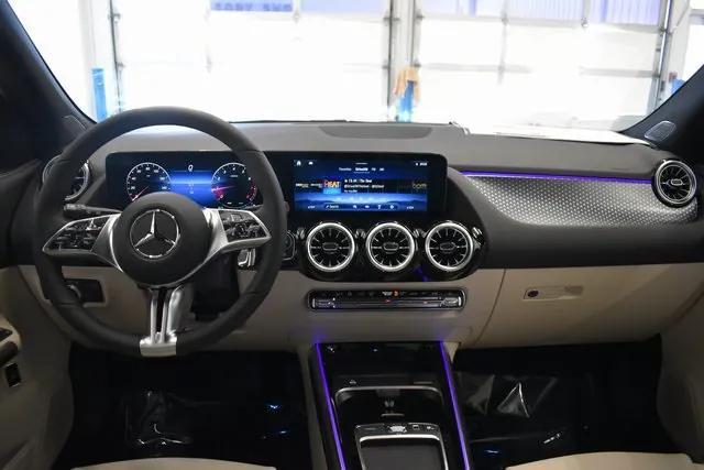 new 2025 Mercedes-Benz GLA 250 car, priced at $47,295