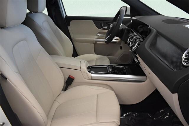 new 2025 Mercedes-Benz GLA 250 car, priced at $47,295