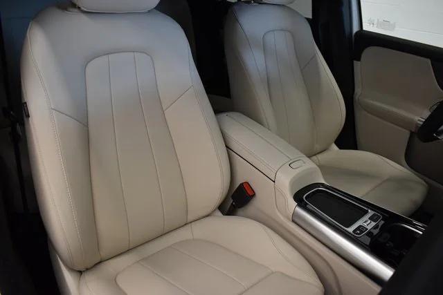 new 2025 Mercedes-Benz GLA 250 car, priced at $47,295